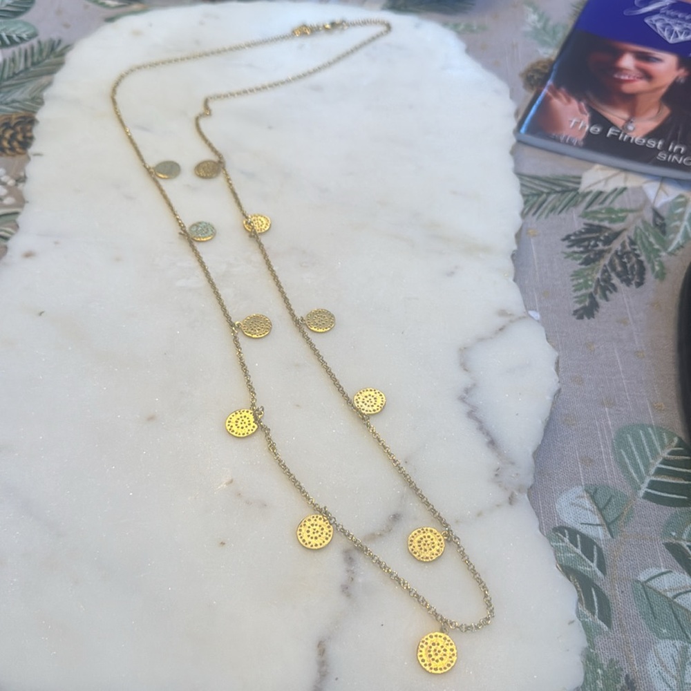 Elegant Gold Coin Necklace - Picture 2 of 3